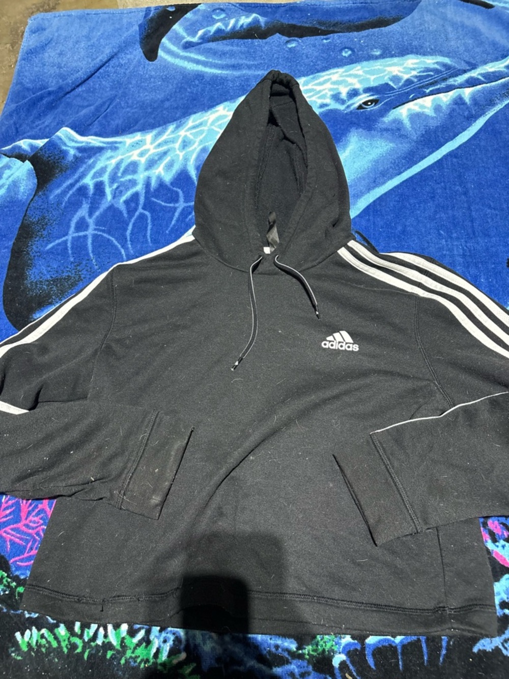 Adidas Essentials 3-Stripes cropped fleece hoodie woman’s small